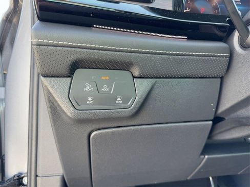 New 2025 Volkswagen Atlas SEL image 16