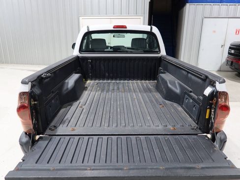 Used 2014 Toyota Tacoma 2WD Regular Cab image 23