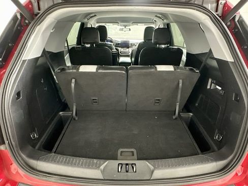 Used 2021 Ford Explorer XLT w/ Equipment Group 202A RWD image 27