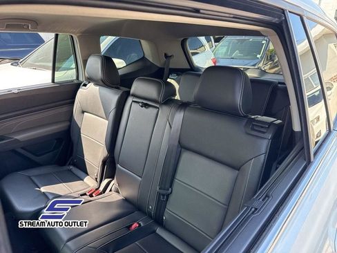 Used 2022 Volkswagen Atlas SEL R-Line image 31