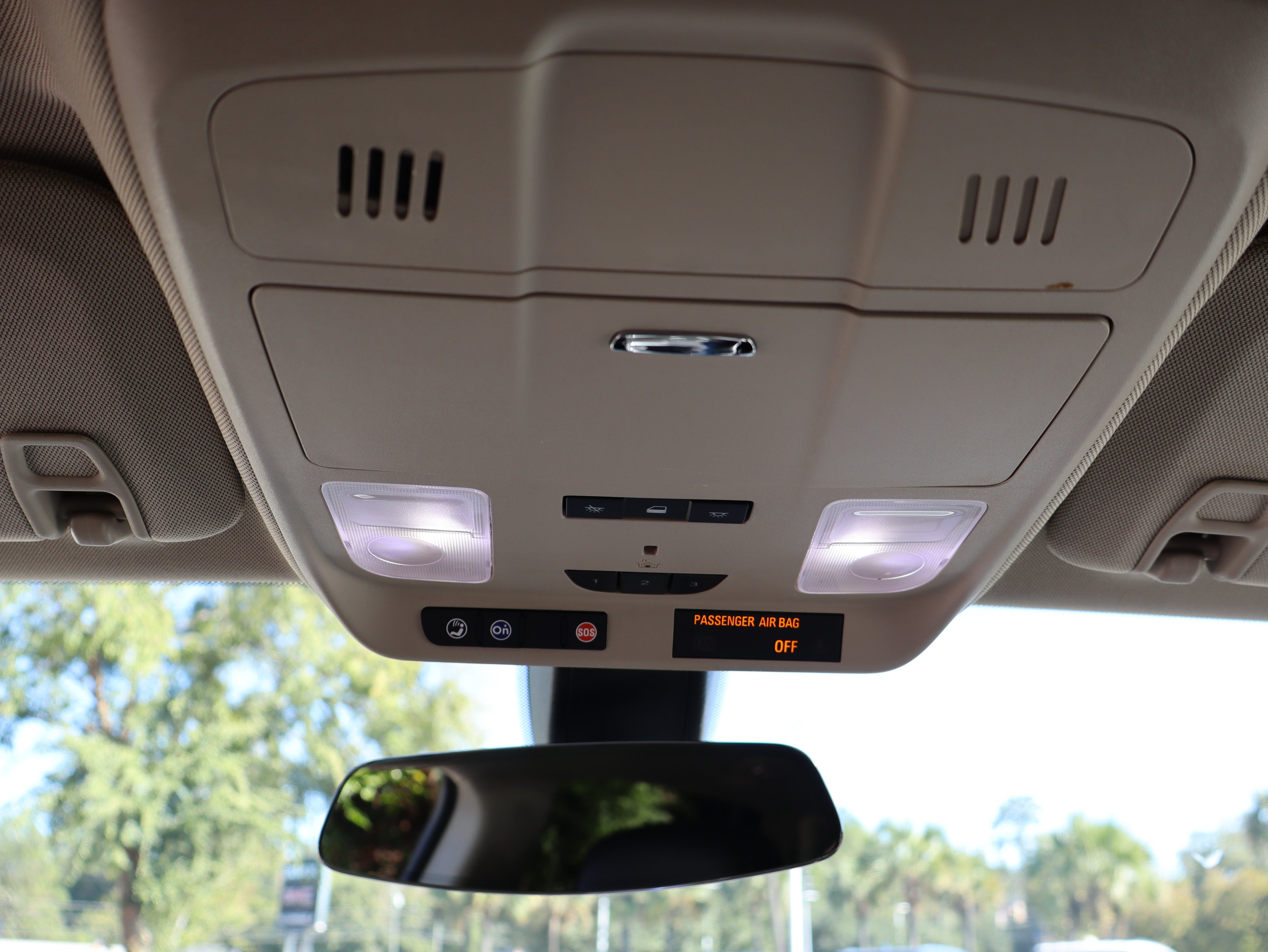 Used 2018 Buick Envision Essence FWD image 39