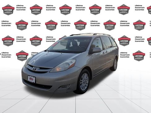 Used 2009 Toyota Sienna XLE image 1