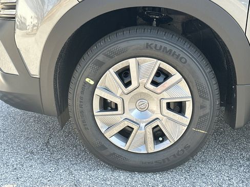 New 2026 Nissan Kicks S image 11