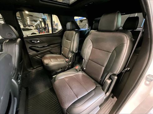 Used 2023 Chevrolet Traverse High Country AWD/4WD image 15