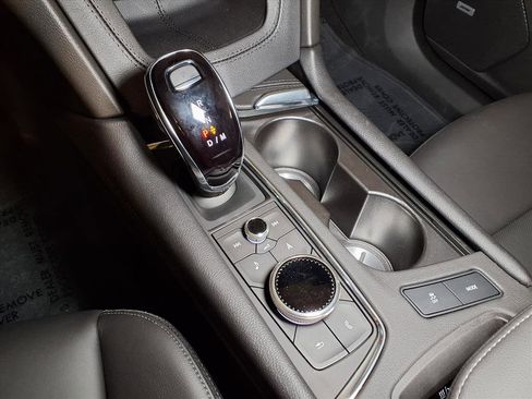 Used 2025 Cadillac XT6 Premium Luxury image 19