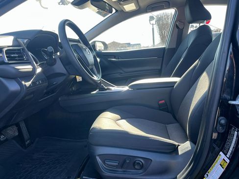 Used 2024 Toyota Camry LE image 9