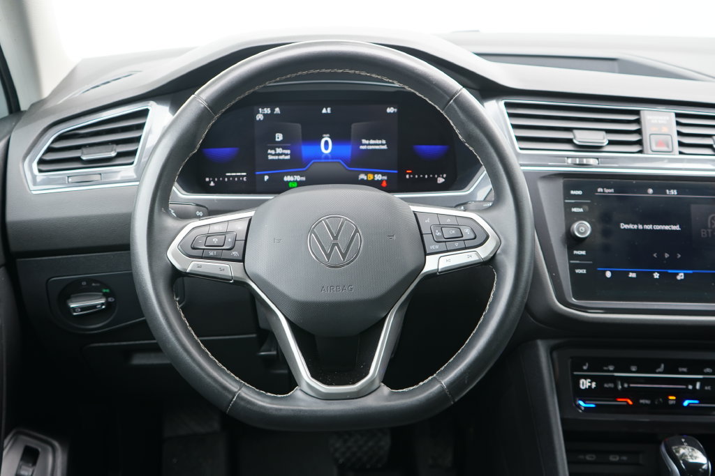 Used 2022 Volkswagen Tiguan SE AWD/4WD image 14