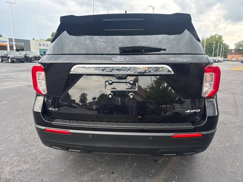 Used 2024 Ford Explorer XLT AWD/4WD image 8
