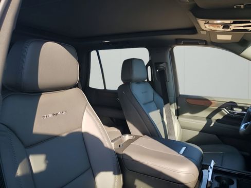 New 2026 GMC Yukon Denali w/ Sun & Power Step Package image 15