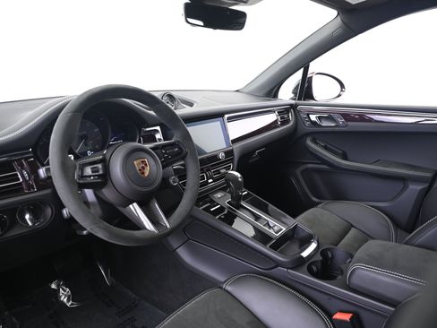 Used 2026 Porsche Macan GTS image 28