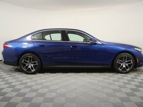 Used 2026 BMW 530i image 2