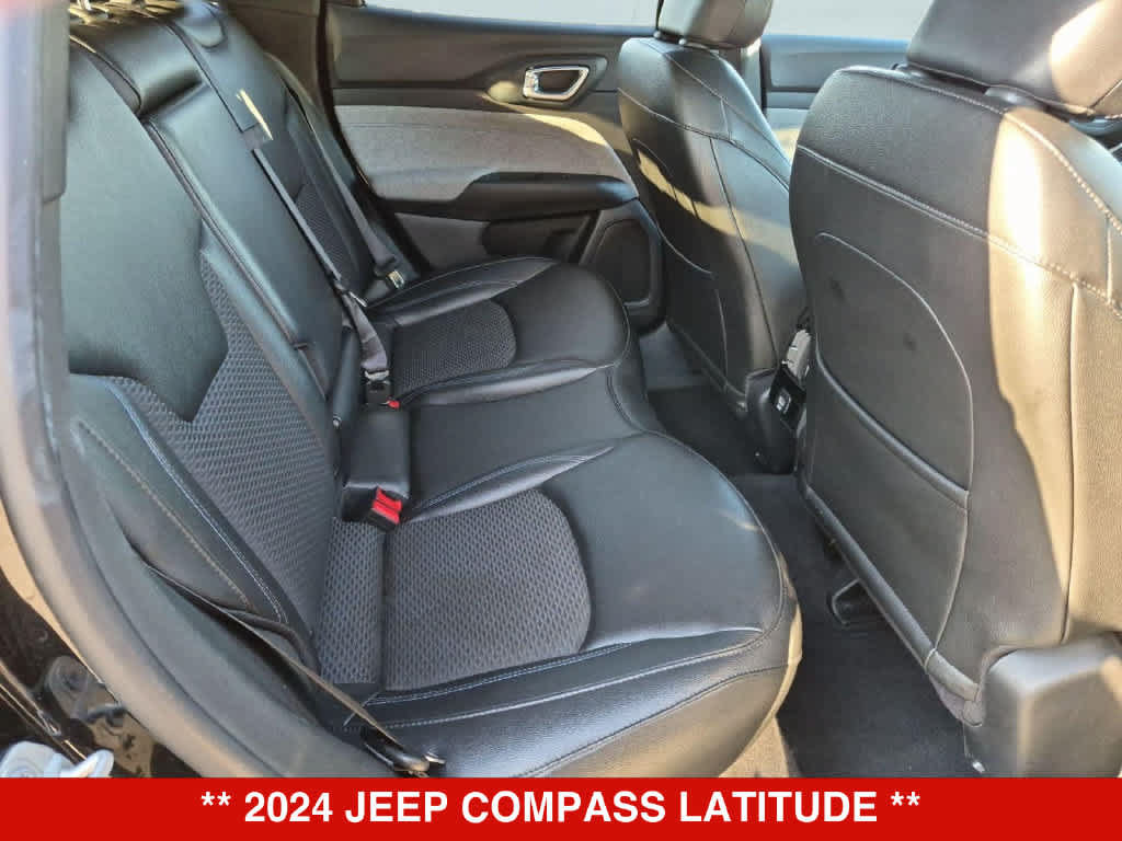 Used 2024 Jeep Compass Latitude AWD/4WD image 20