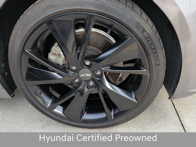 Used 2023 Genesis G70 2.0T w/ Sport Prestige Package RWD image 3