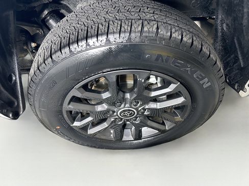 Used 2024 Toyota Tundra Platinum AWD/4WD image 11