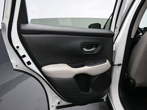Certified 2026 Honda HR-V LX image 33