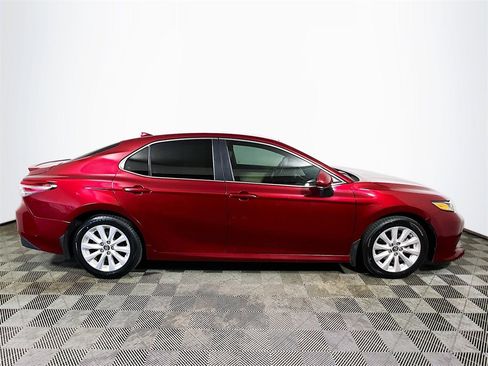 Certified 2019 Toyota Camry LE image 9