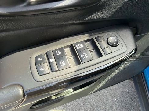 Used 2021 Jeep Cherokee Latitude Plus FWD image 19