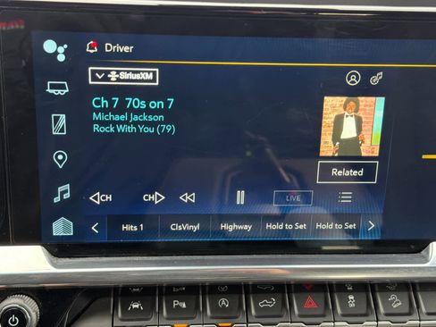 Used 2023 Chevrolet Silverado 1500 LT w/ Z71 Off-Road Package image 17