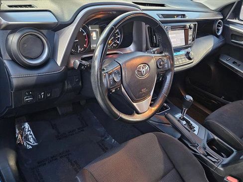 Used 2018 Toyota RAV4 XLE image 10