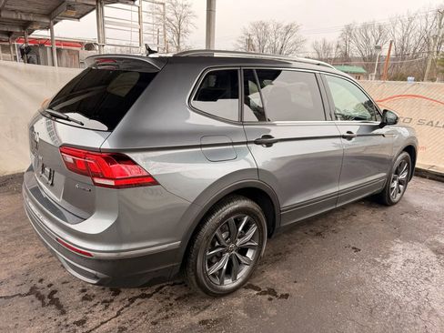Used 2022 Volkswagen Tiguan SE w/ Panoramic Sunroof Package image 62