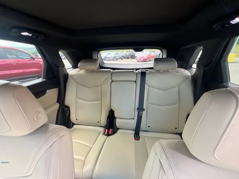 Used 2017 Cadillac XT5 Luxury w/ Driver Awareness Package AWD/4WD image 18