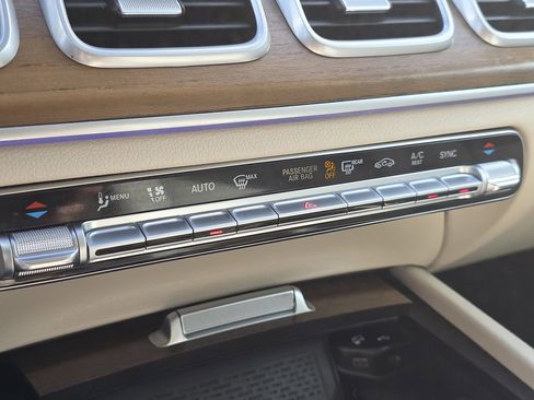 Used 2022 Mercedes-Benz GLS 450 4MATIC image 31