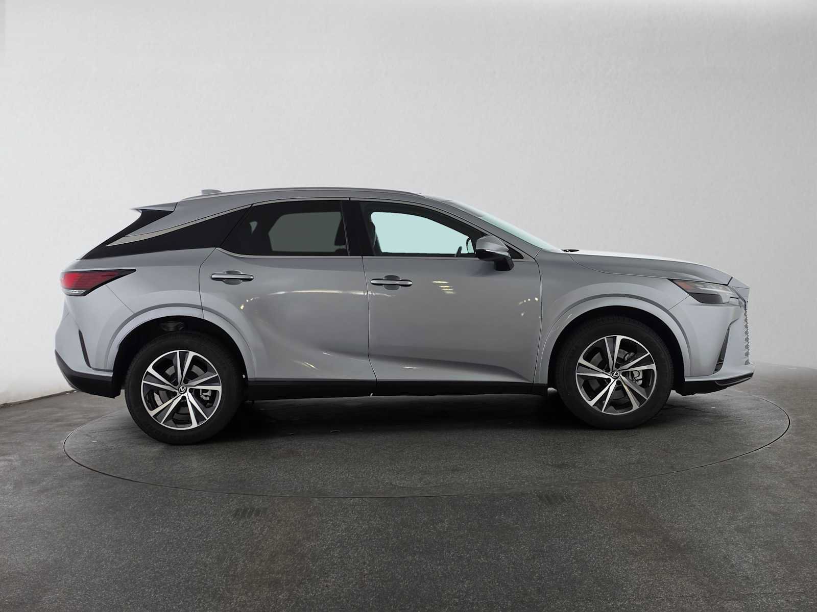 Used 2023 Lexus RX 350 Premium w/ Accessory Package (Z1) FWD image 2