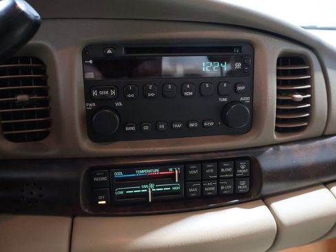 Used 2005 Buick Le Sabre Custom w/ Platinum Edition Plus Pkg image 24