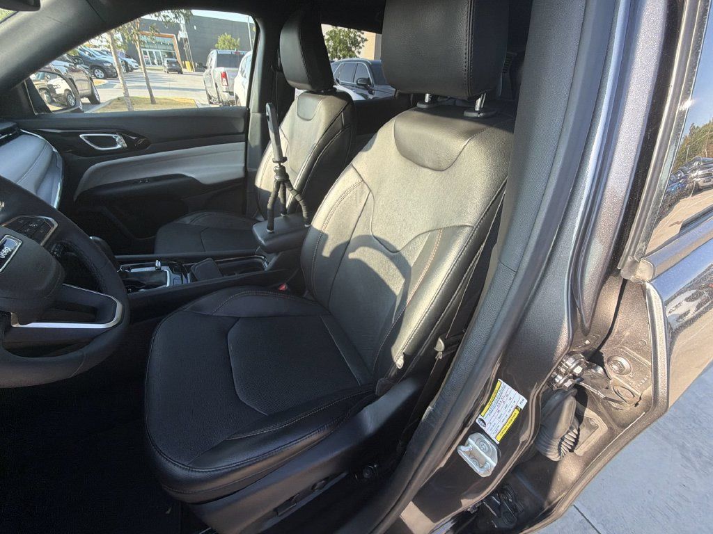Certified 2023 Jeep Compass Limited AWD/4WD image 8