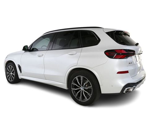 Used 2024 BMW X5 xDrive40i w/ M Sport Package AWD/4WD image 11