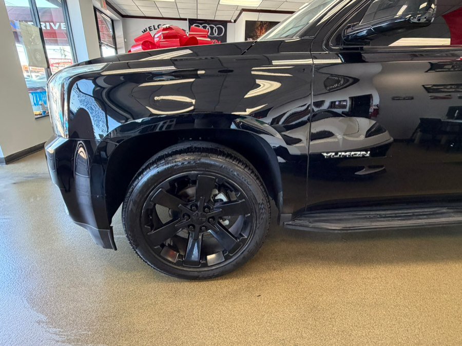 Used 2019 GMC Yukon SLT w/ Graphite Performance Edition AWD/4WD image 10