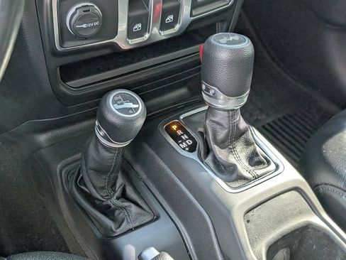 Used 2021 Jeep Wrangler Sport w/ Technology Group AWD/4WD image 30