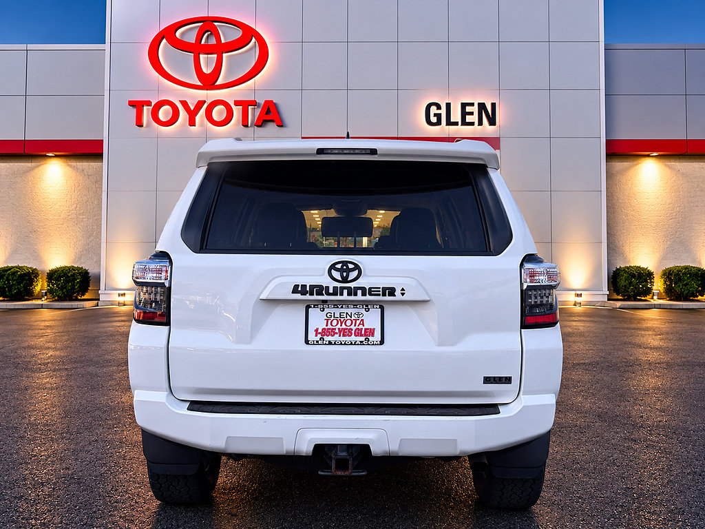Certified 2020 Toyota 4Runner SR5 Premium w/ Moonroof Package AWD/4WD image 4