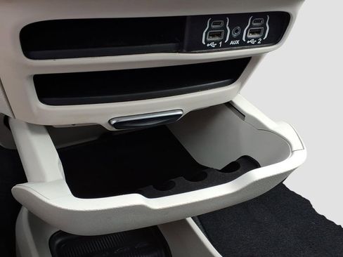 Used 2022 Chrysler Voyager LX FWD image 18