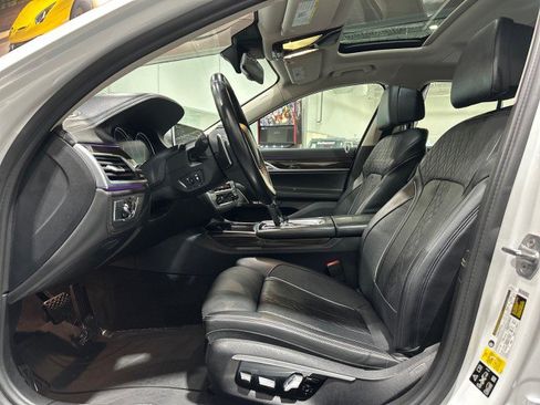 Used 2017 BMW 750i xDrive AWD/4WD image 5
