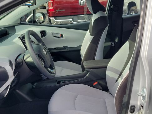 Used 2021 Toyota Prius L Eco FWD image 22
