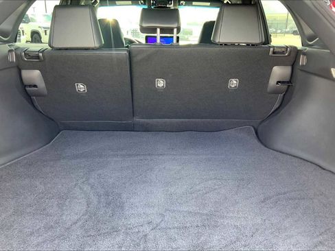 Used 2024 Toyota Venza Limited image 32