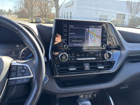 Used 2022 Toyota Highlander Limited image 31