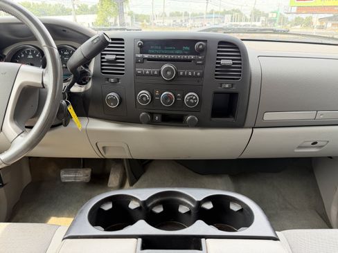 Used 2013 Chevrolet Silverado 1500 LT AWD/4WD image 19