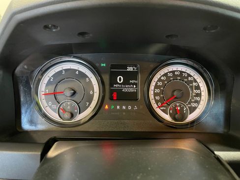 Used 2018 RAM 2500 Tradesman w/ Chrome Appearance Group image 10