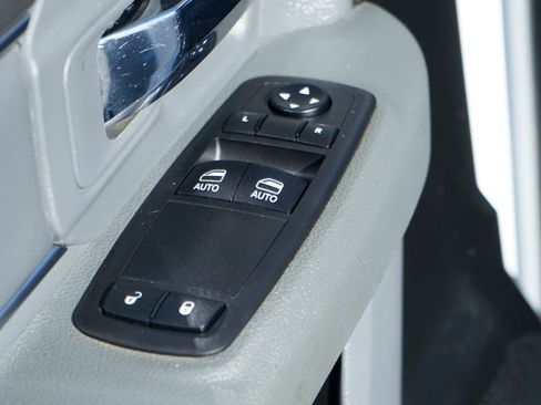 Used 2018 RAM 5500 Tradesman w/ Power & Remote Entry Group image 17