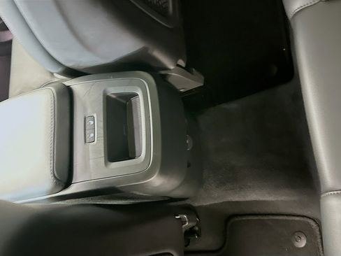 Used 2025 Volvo XC60 B5 Core AWD/4WD image 27