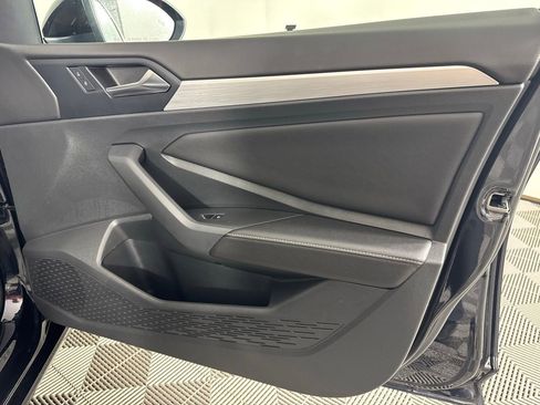Used 2025 Volkswagen Jetta Sport image 33