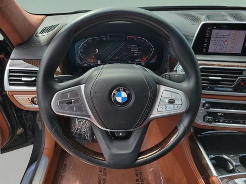 Used 2022 BMW 750i xDrive AWD/4WD image 23