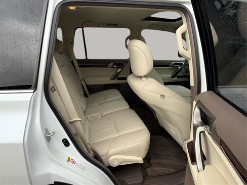 Used 2015 Lexus GX 460 image 23