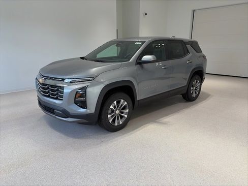 New 2026 Chevrolet Equinox LT image 3