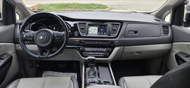 Used 2017 Kia Sedona SX FWD image 13