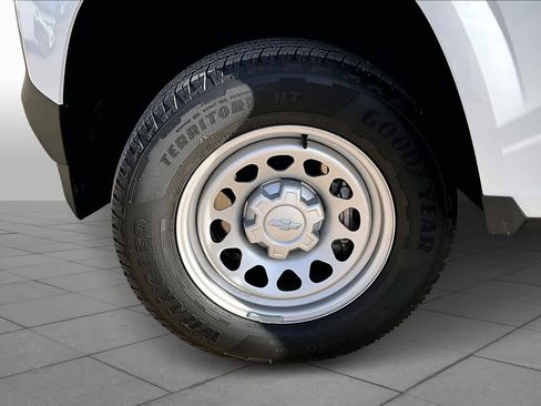 Used 2023 Chevrolet Colorado W/T image 9