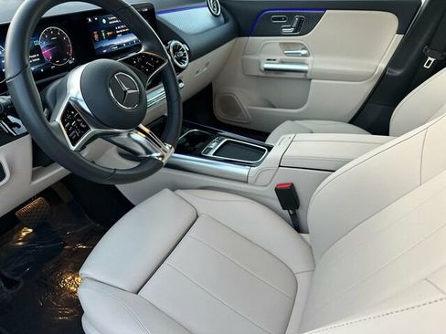 Used 2025 Mercedes-Benz GLA 250 4MATIC image 11