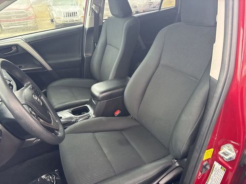 Used 2018 Toyota RAV4 LE image 51